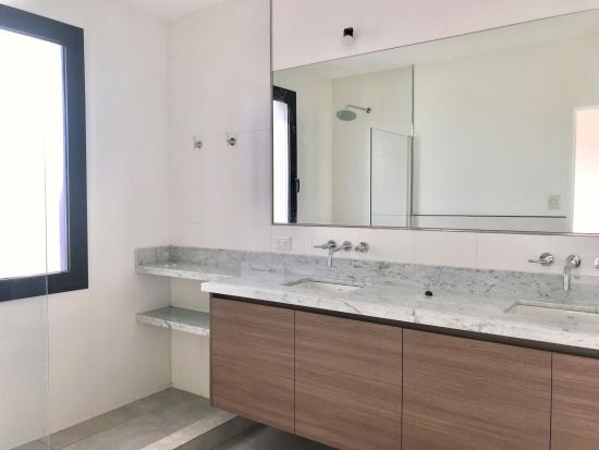 Venta con renta - Puertos del Lago, Acacias