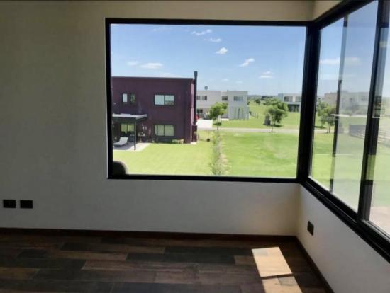 Casa en Venta dentro de Puertos del Lago - Vistas