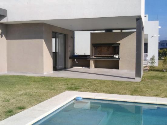 Casa en Venta dentro de Puertos del Lago - Vistas