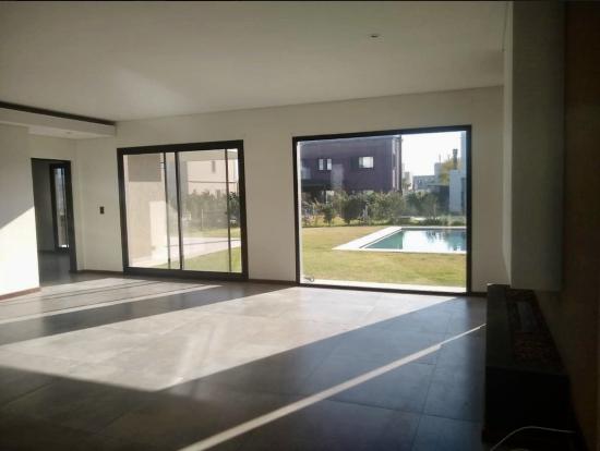 Casa en Venta dentro de Puertos del Lago - Vistas