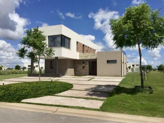 Casa en Venta dentro de Puertos del Lago - Vistas