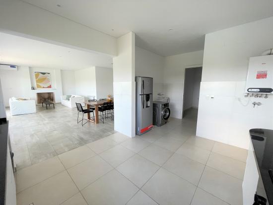 Espectacular Casa dentro de Puertos del Lago - Acacias