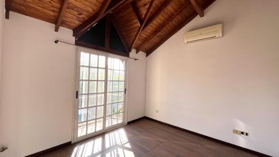 Casa en Venta con Renta - La Delfina