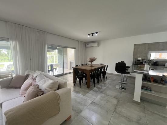 Casa en Venta dentro de Pilar del Este - Santa Guadalupe