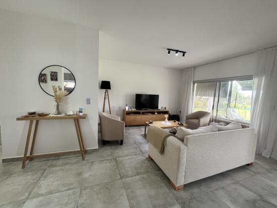 Casa en Venta dentro de Pilar del Este - Santa Guadalupe