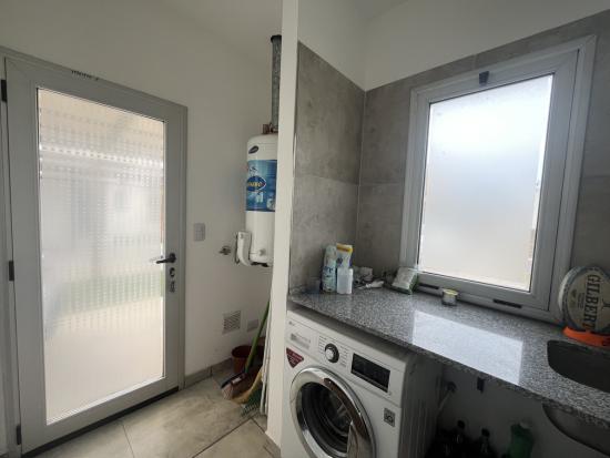 Casa en Venta dentro de Pilar del Este - Santa Guadalupe