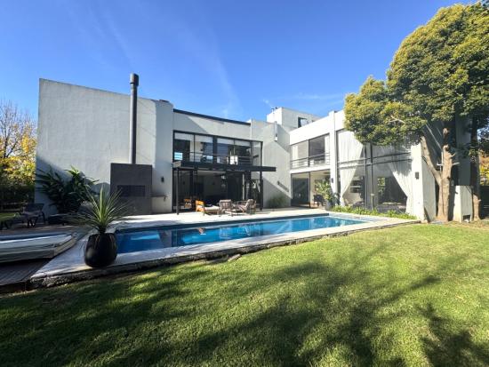 Moderna Casa en Boulevares