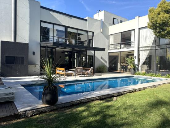 Moderna Casa en Boulevares