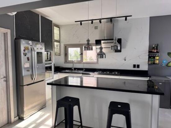 Excelente Casa en Alquiler en Barrio El Naudir, Escobar