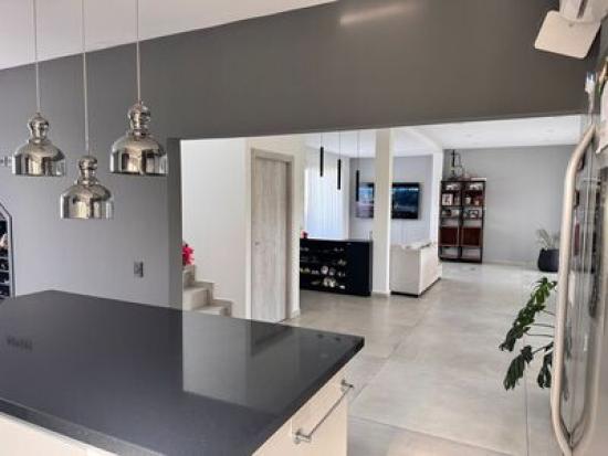 Excelente Casa en Alquiler en Barrio El Naudir, Escobar