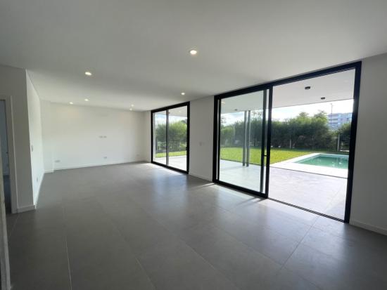Espectacular Casa Moderna en Puertos 