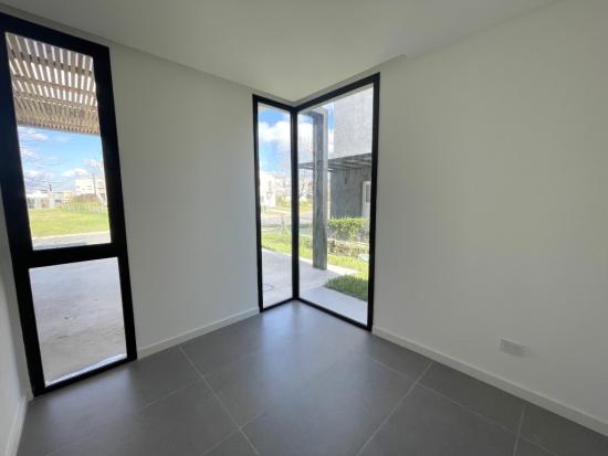 Espectacular Casa Moderna en Puertos 