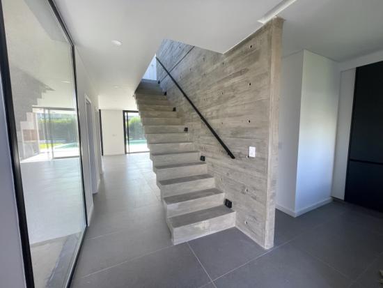 Espectacular Casa Moderna en Puertos 