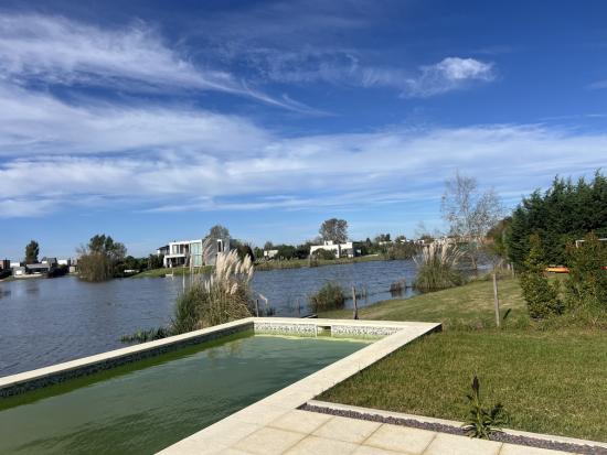 Venta Casa a Laguna en Cantón - Norte
