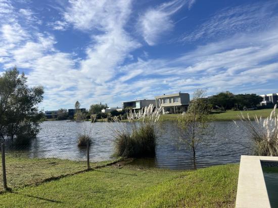 Venta Casa a Laguna en Cantón - Norte