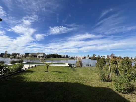 Venta Casa a Laguna en Cantón - Norte