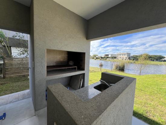 Venta Casa a Laguna en Cantón - Norte