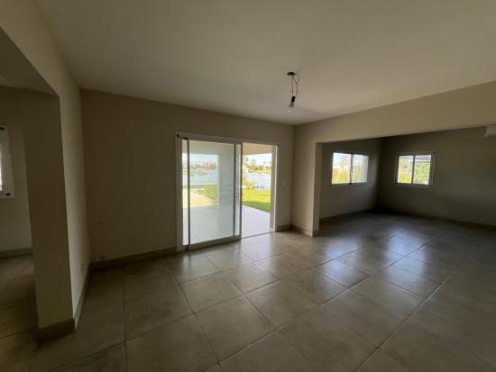 Venta Casa a Laguna en Cantón - Norte