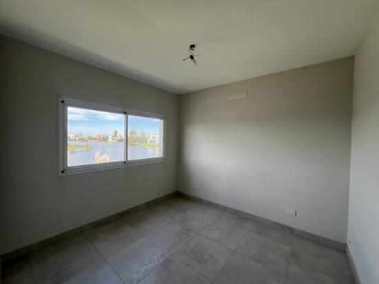 Venta Casa a Laguna en Cantón - Norte