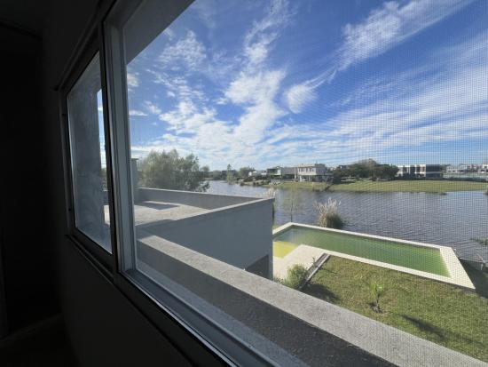 Venta Casa a Laguna en Cantón - Norte