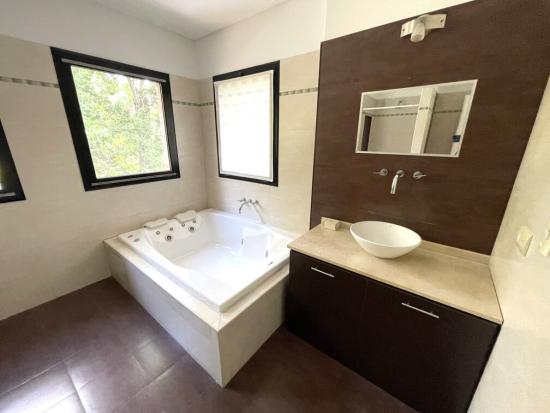 Venta con Renta - Barrio Cerrado La Pradera