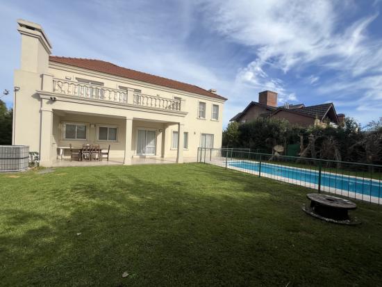 Casa en Alquiler Amoblado - La Delfina