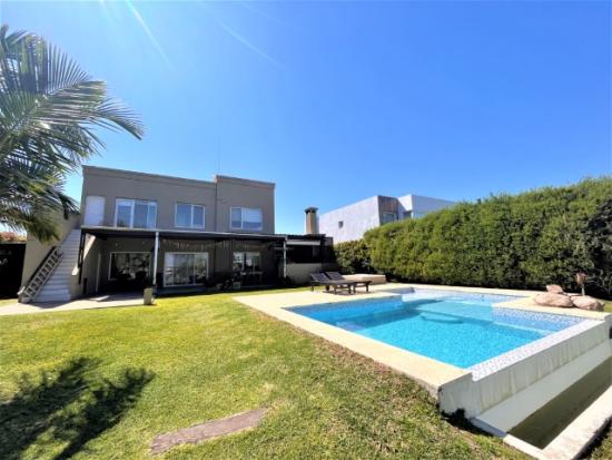 Casa en Alquiler Amoblado - Barrio San Benito, Villanueva