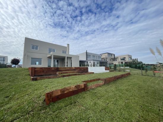 Casa a Estrenar A la Laguna en Puertos - Costas