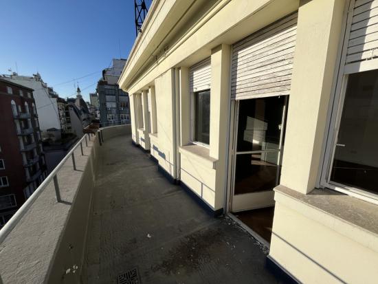 Venta luminoso Dúplex de 10 ambientes en San Telmo - CABA