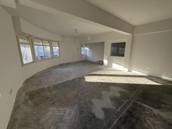 Luminosa Oficina tipo Loft en San Telmo - CABA