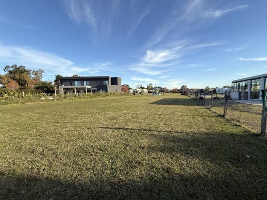 Espectacular Lote en Haras - Los Robles