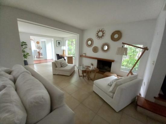 Muy Linda Casa en La Delfina