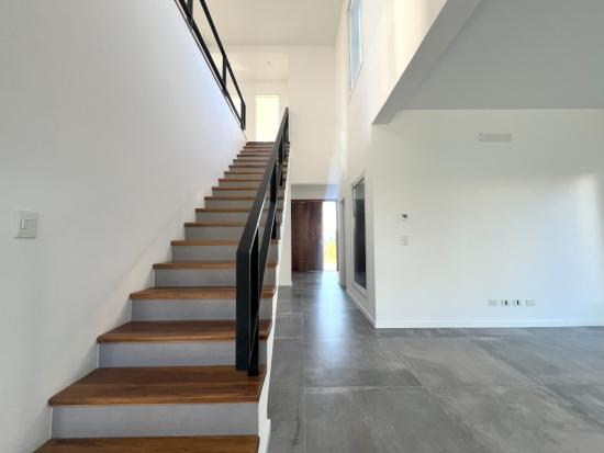 Alucinante Casa Moderna en Ayres Plaza