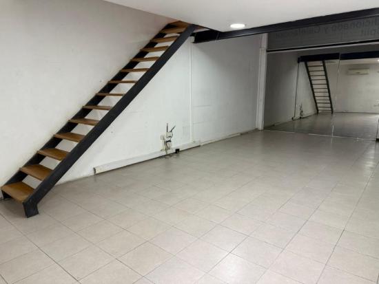 Venta de Local o Depósito - Colectora Ramal Pilar en Complejo