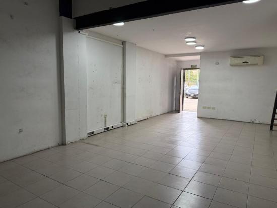 Venta de Local o Depósito - Colectora Ramal Pilar en Complejo
