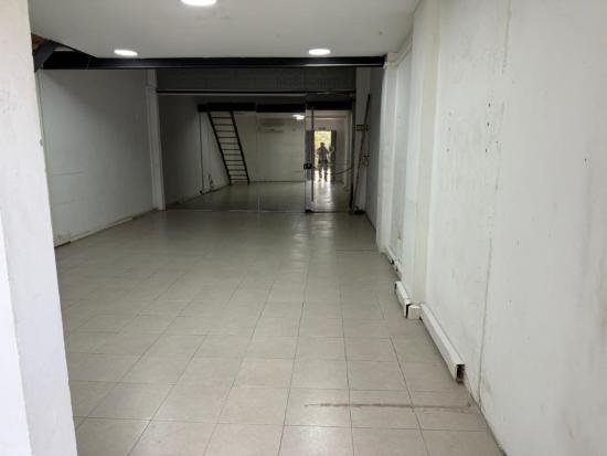 Venta de Local o Depósito - Colectora Ramal Pilar en Complejo