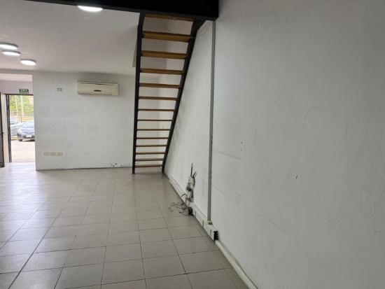 Alquiler de Oficina - Colectora Ramal Pilar en Complejo