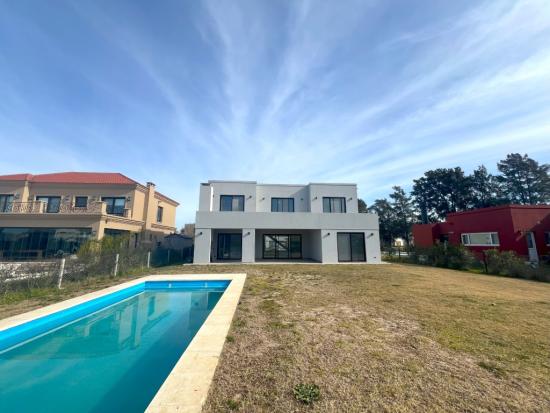A Estrenar Casa en Altos de Campo Grande