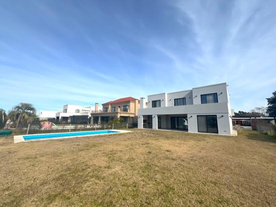 A Estrenar Casa en Altos de Campo Grande