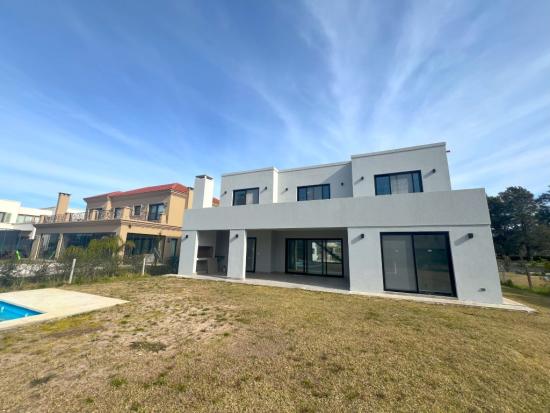 A Estrenar Casa en Altos de Campo Grande