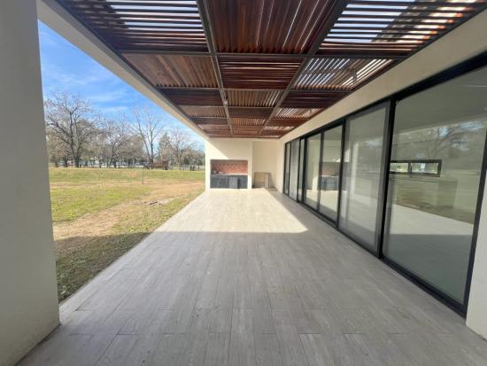 A Estrenar Casa en Altos de Campo Grande