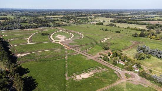 Excelente lote en Pueblo Cardano, zona de polo.