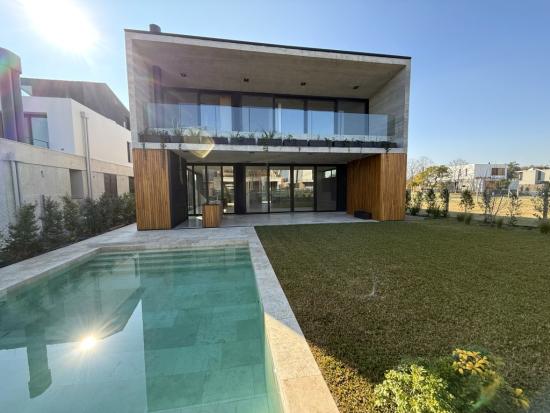Moderna Casa en El Candil