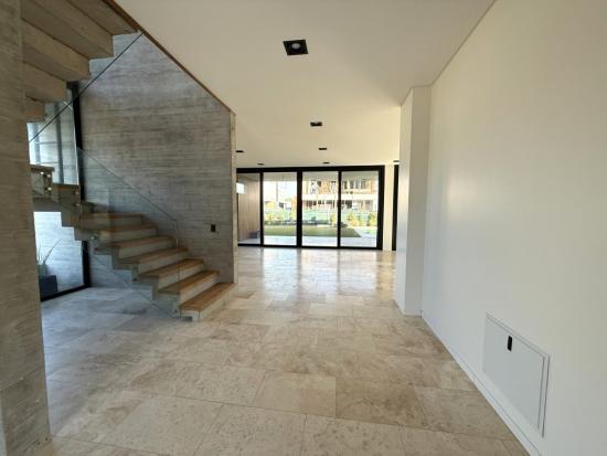 Moderna Casa en El Candil