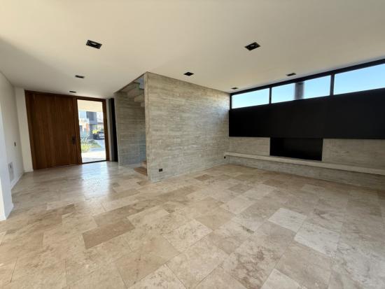 Moderna Casa en El Candil