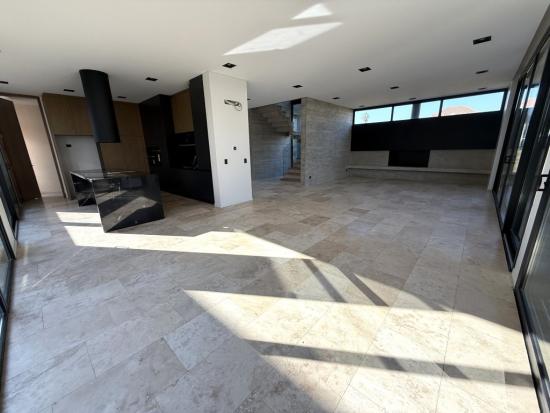 Moderna Casa en El Candil