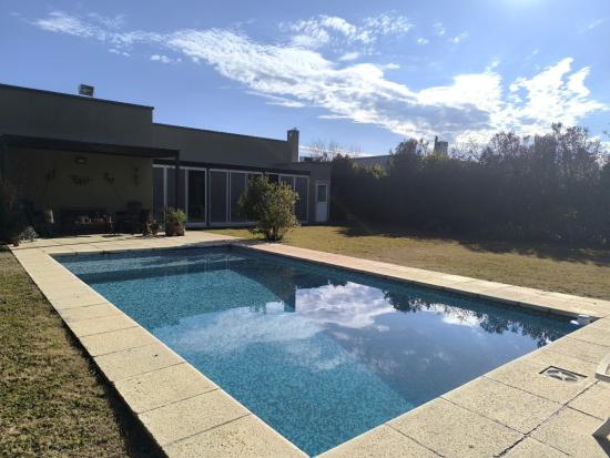 Hermosa casa en venta de una planta en La Montura