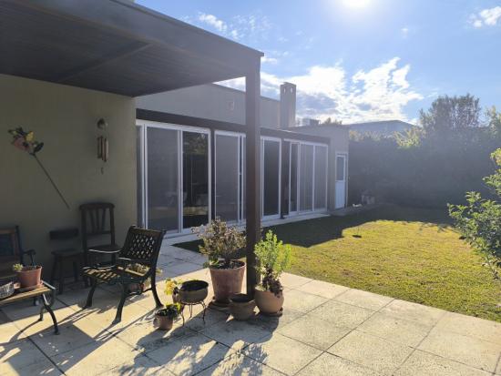 Hermosa casa en venta de una planta en La Montura