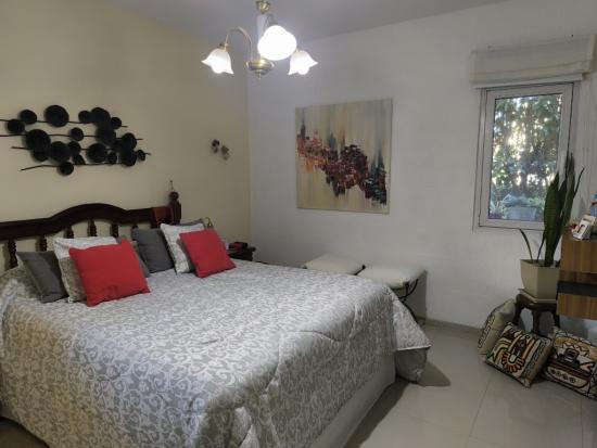 Hermosa casa en venta de una planta en La Montura