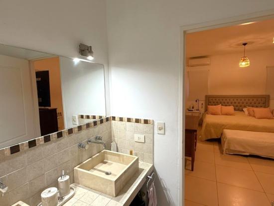 Casa en venta de excelente calidad constructiva en La Cascada